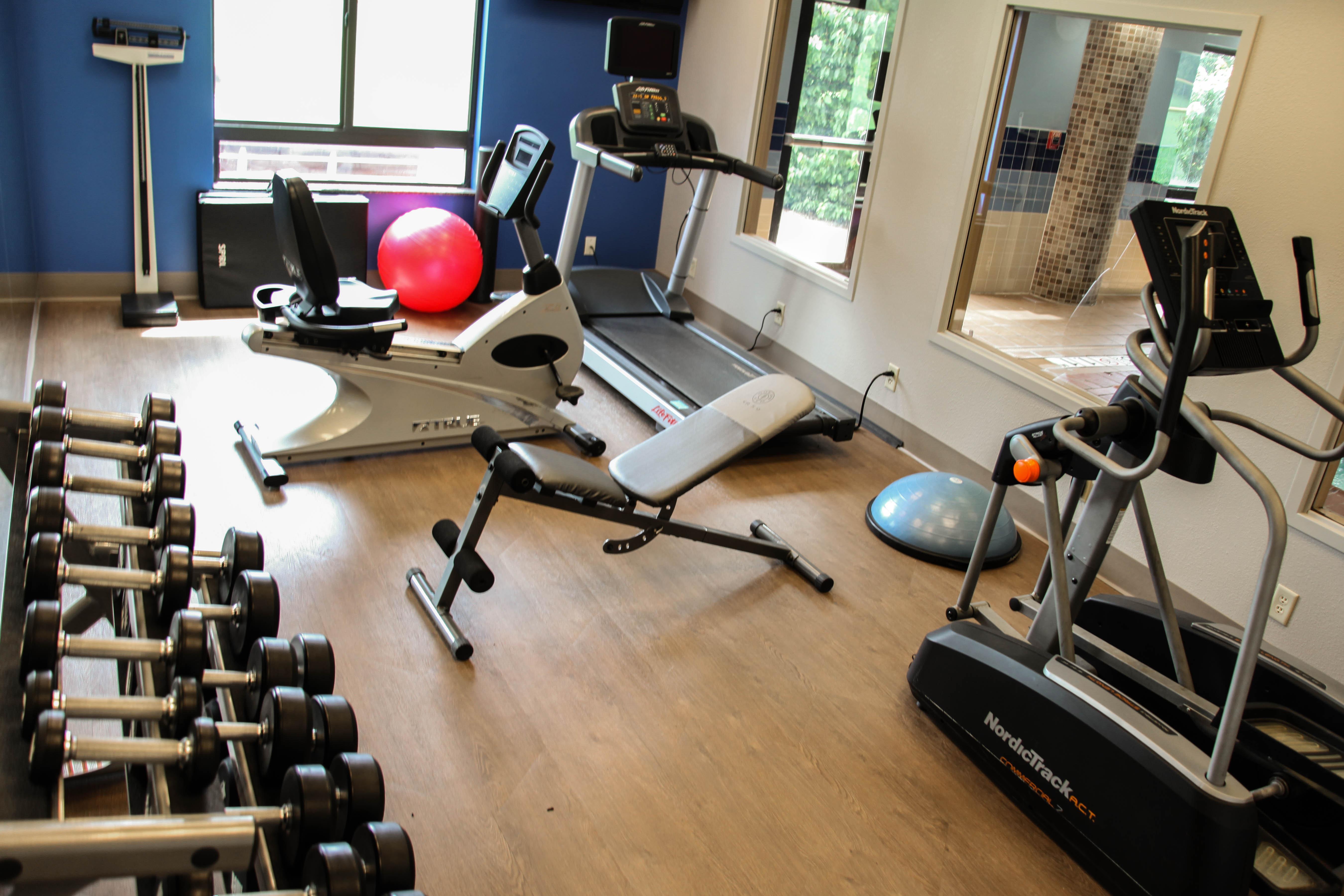 Holiday Inn Express Hotel & Suites Athens By Ihg מראה חיצוני תמונה