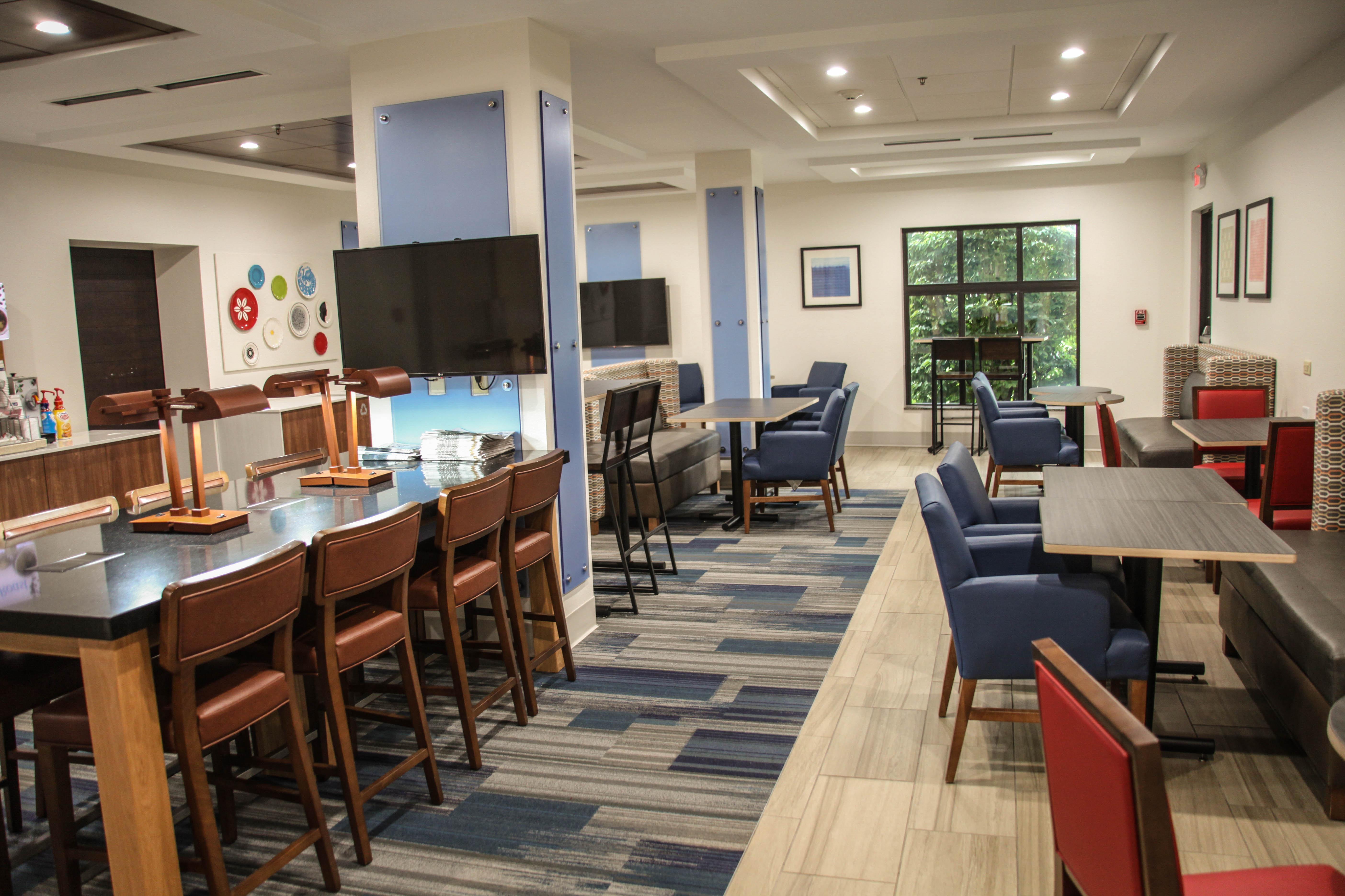 Holiday Inn Express Hotel & Suites Athens By Ihg מראה חיצוני תמונה