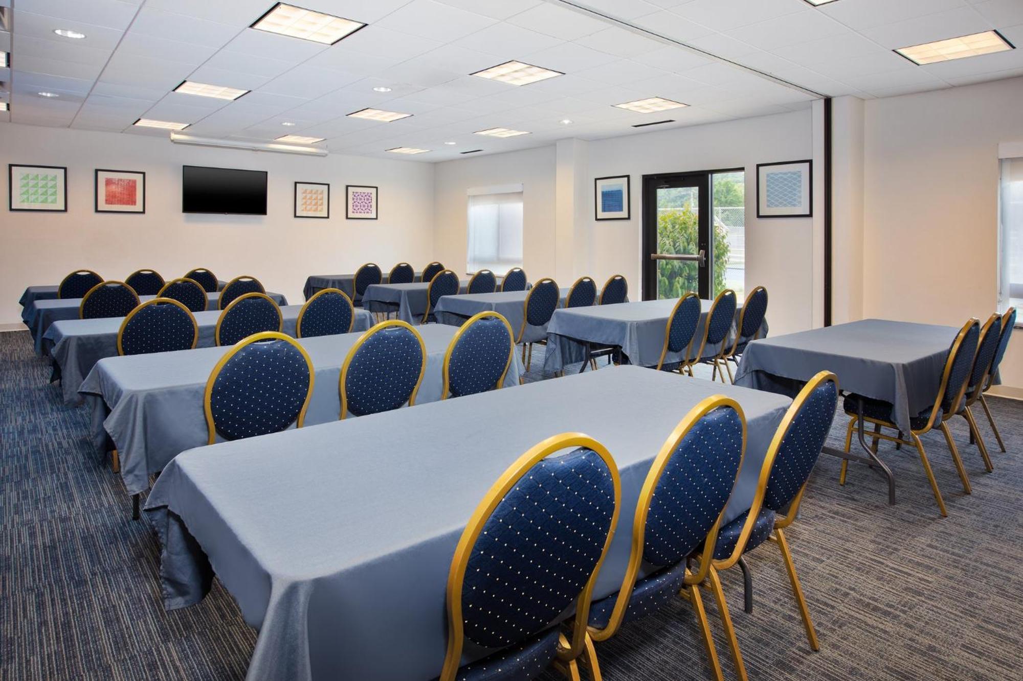 Holiday Inn Express Hotel & Suites Athens By Ihg מראה חיצוני תמונה