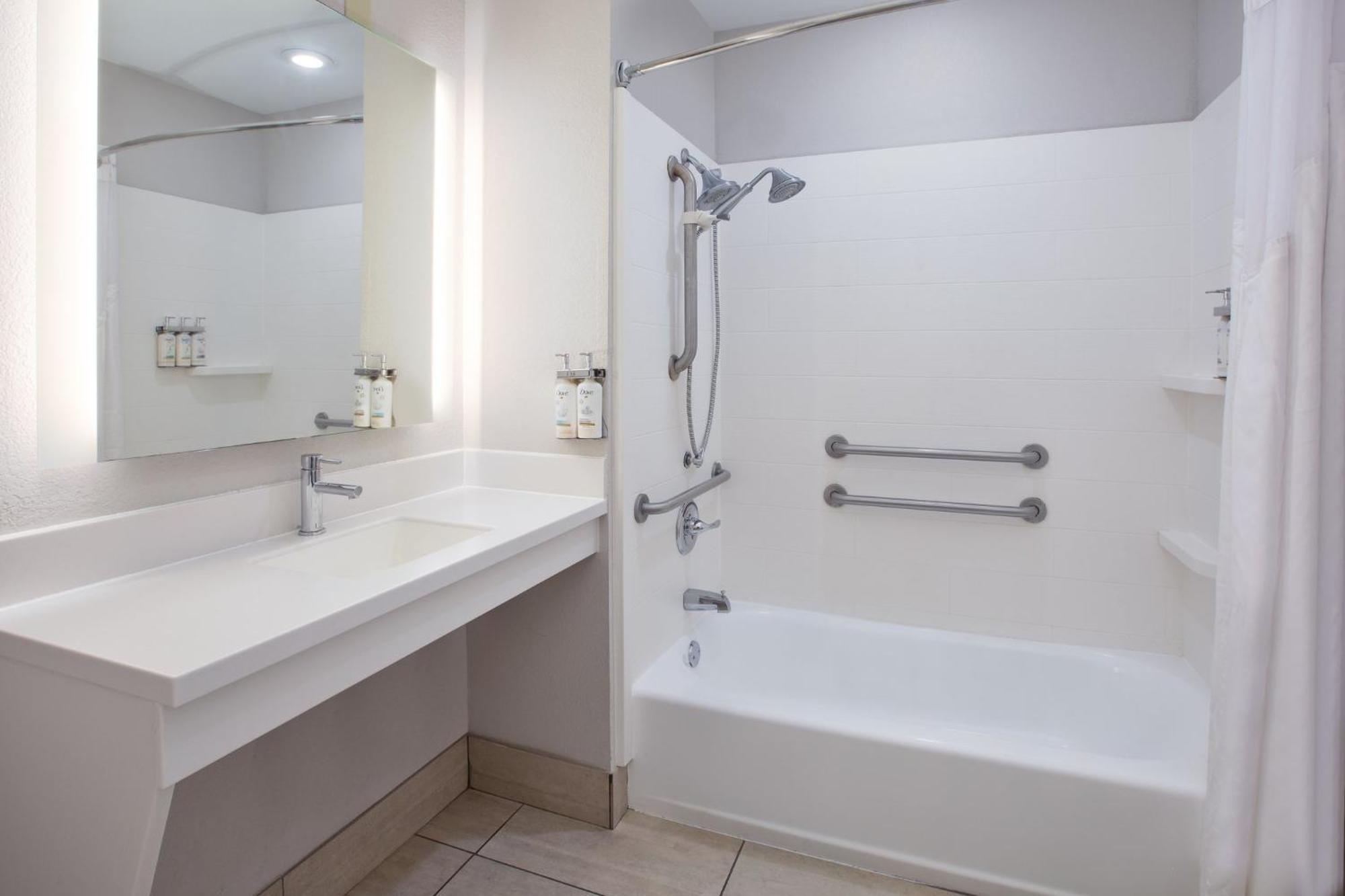 Holiday Inn Express Hotel & Suites Athens By Ihg מראה חיצוני תמונה