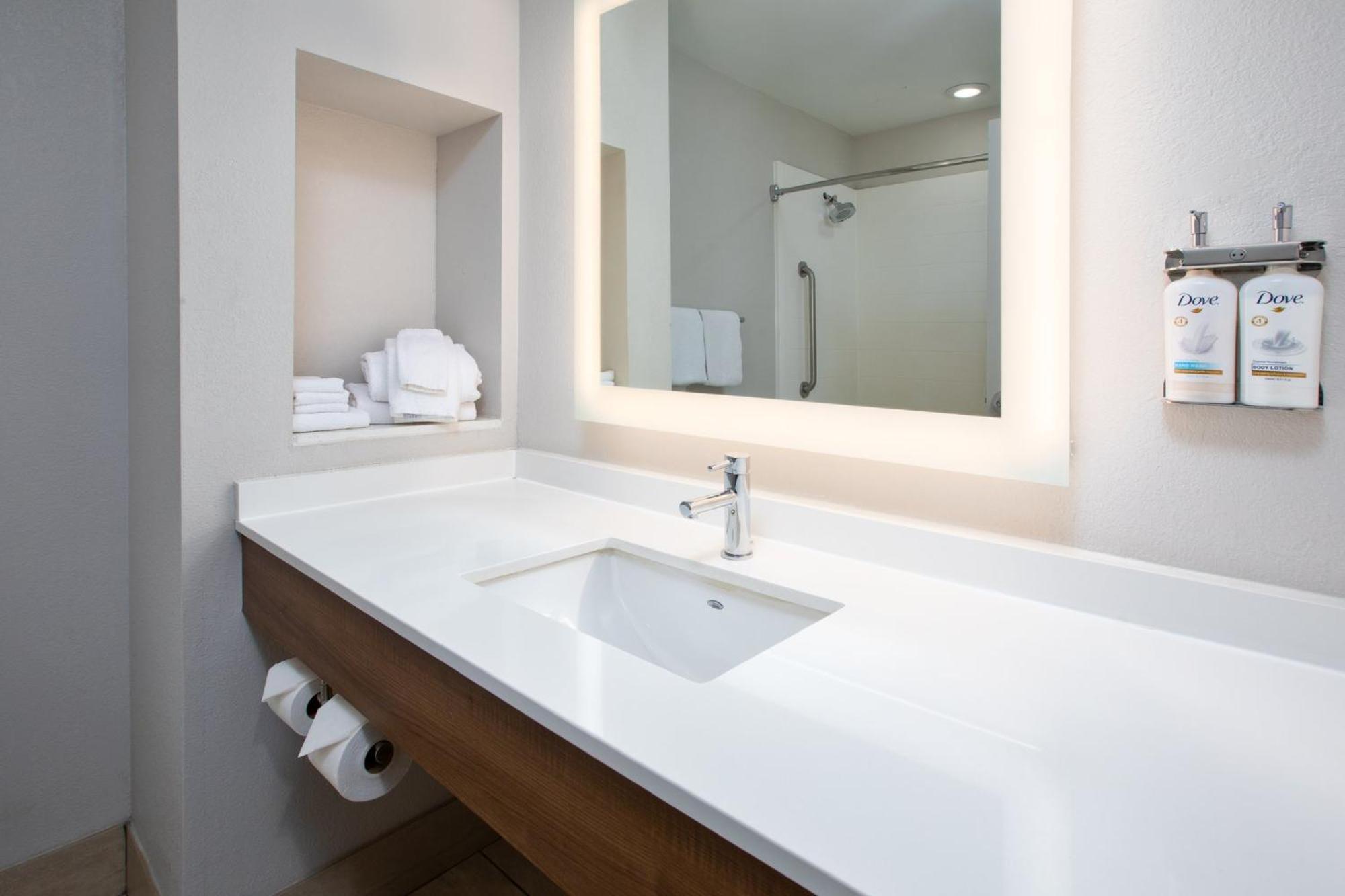 Holiday Inn Express Hotel & Suites Athens By Ihg מראה חיצוני תמונה