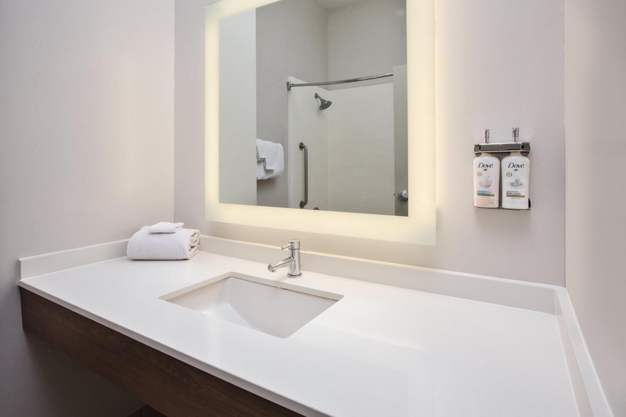 Holiday Inn Express Hotel & Suites Athens By Ihg מראה חיצוני תמונה