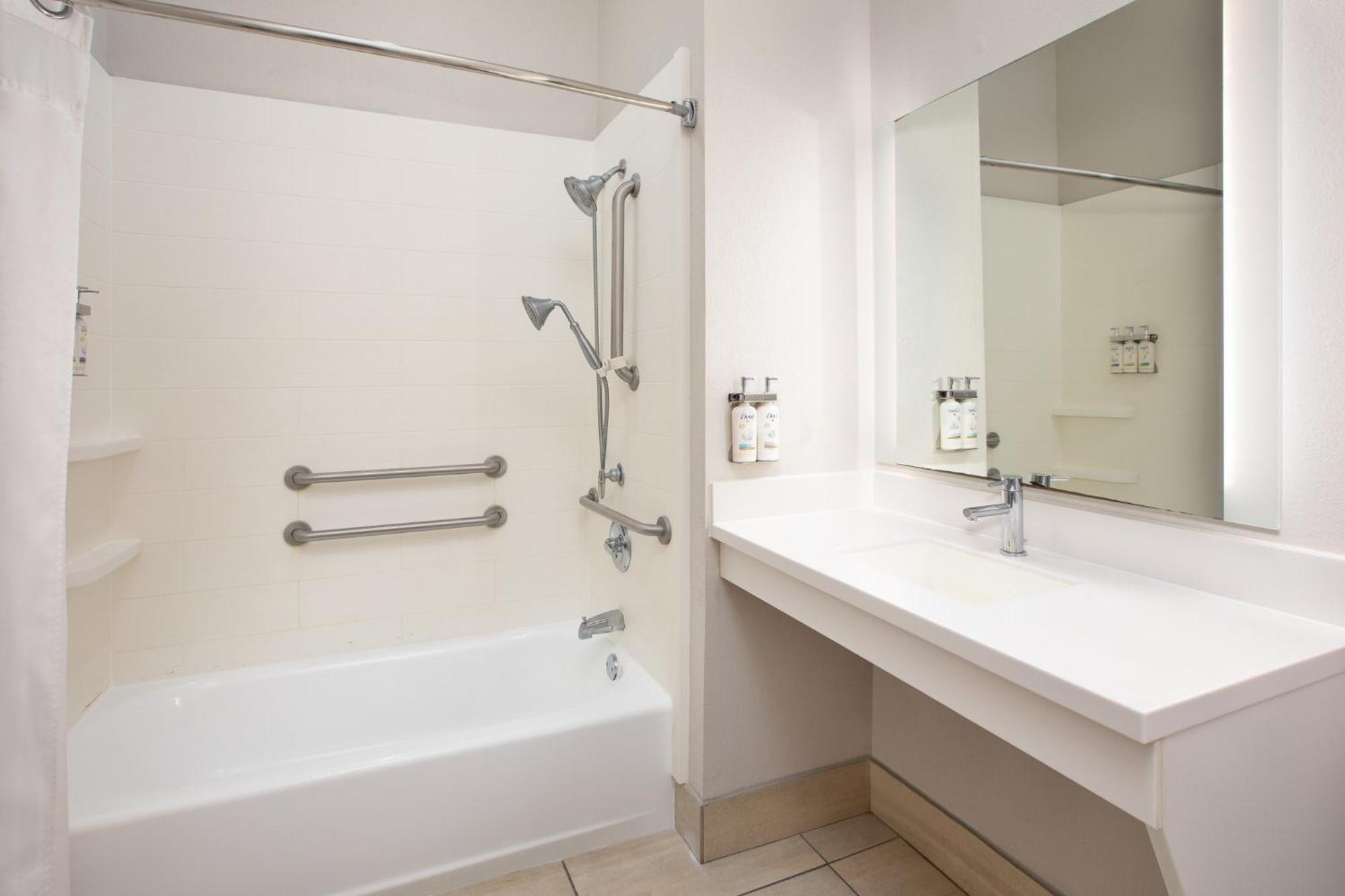 Holiday Inn Express Hotel & Suites Athens By Ihg מראה חיצוני תמונה