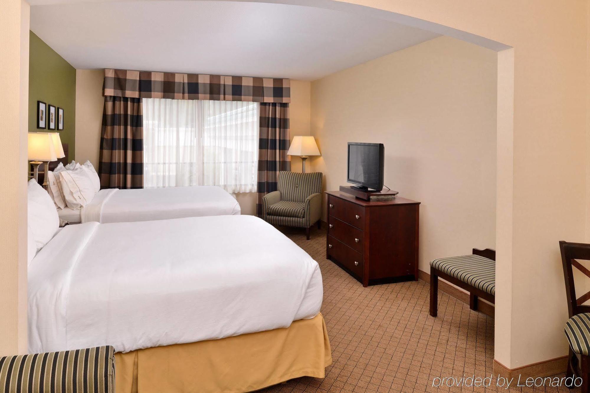 Holiday Inn Express Hotel & Suites Athens By Ihg מראה חיצוני תמונה