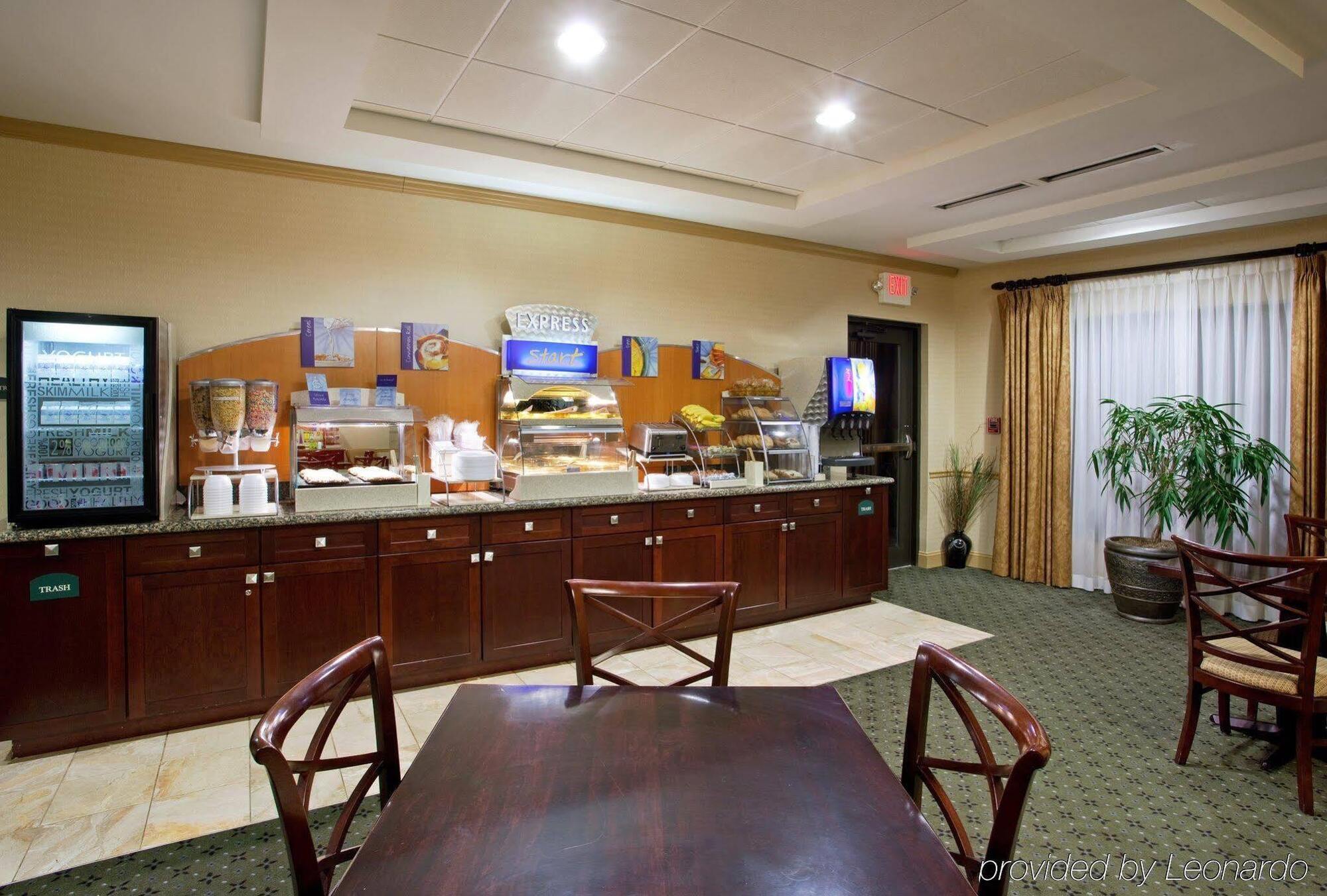Holiday Inn Express Hotel & Suites Athens By Ihg מראה חיצוני תמונה